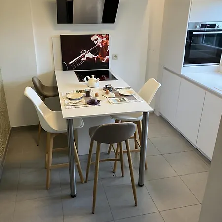 شقة Cosy Nest - De Luxe Avec Canape-lit, Terrasse Et Parking Prive لييج
